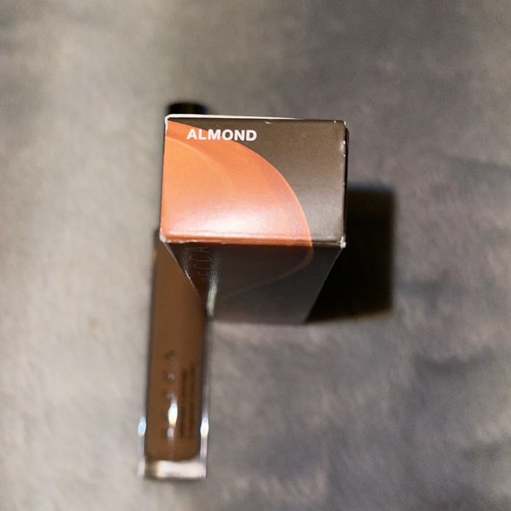 - Becca Ultimate Coverage Longwear Concealer